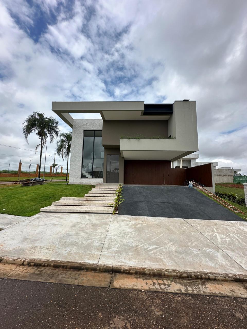 RESIDÊNCIA DE ALTO PADRÃO NO ALPHAVILLE