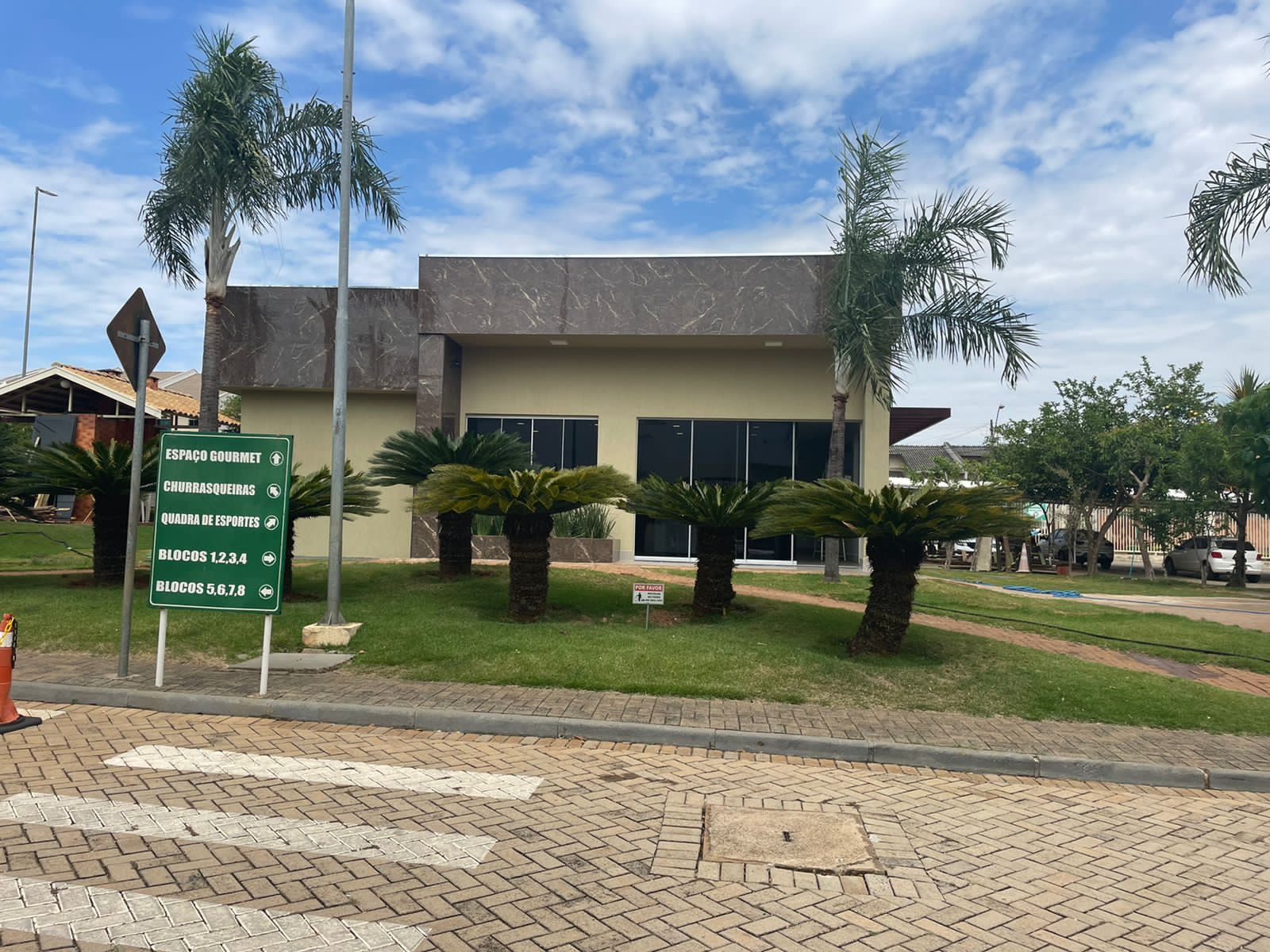 Salão de festas em condomínio fechado