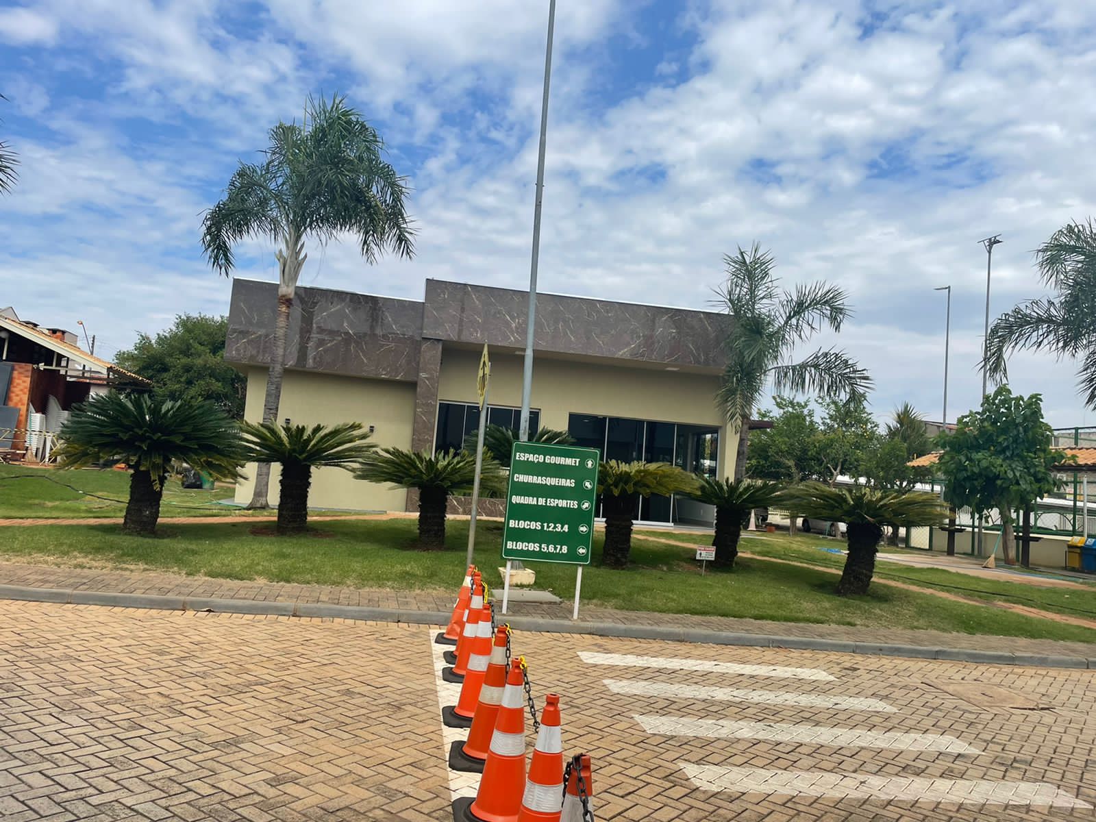 Salão de festas em condomínio fechado